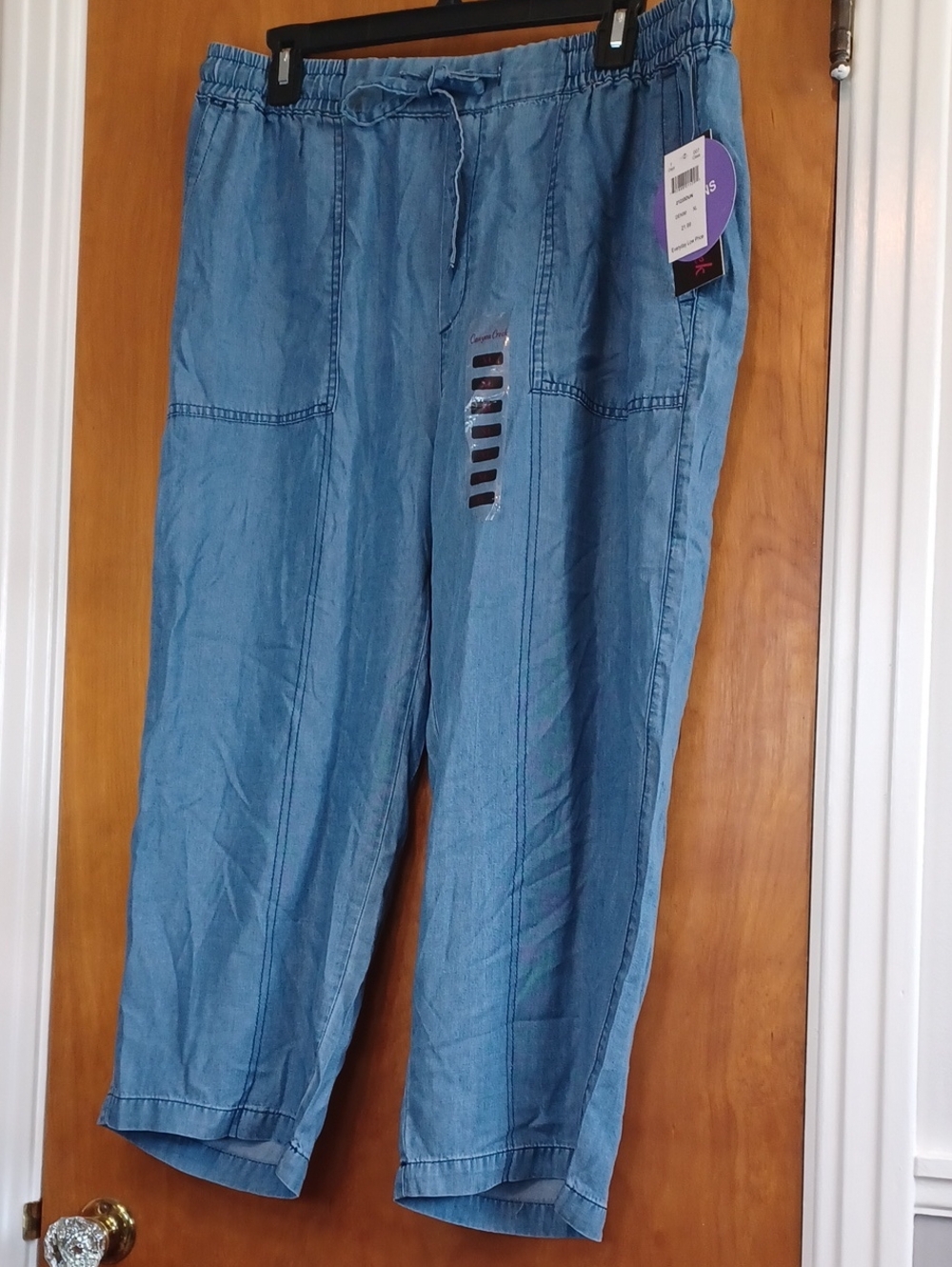 Light Blue Drawstring Relaxed Denim Capris.  Lightweight Sz.XL. W.35".L.22"NWT!